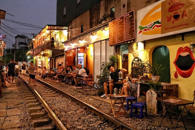 train-street-hanoi