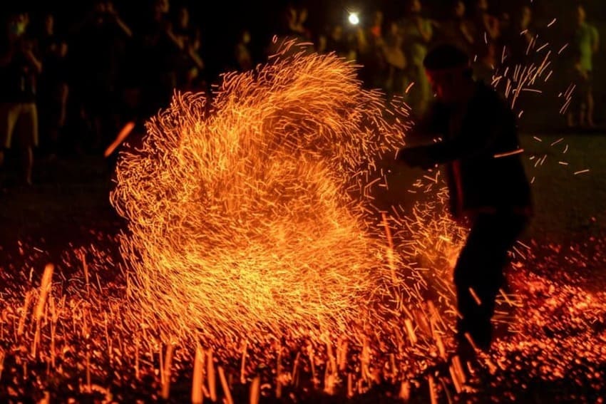 danza-con-il-fuoco-vietnam